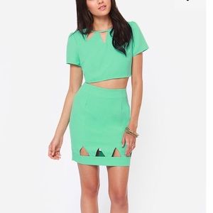 CUTOUT - MINT GREEN - CROP TOP
